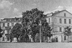 Площадь Ленина. Бывшая музыкальная школа («Кривая официна») (1960)