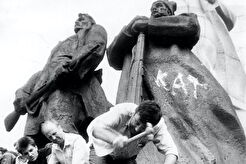 Демонтаж комуністичного пам'ятника 12 вересня 1991 року на головній площі столиці (1991)