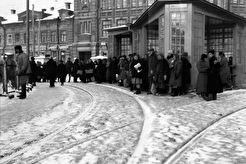 Кооперативная площадь. Кольцо. В ожидании трамвая (1920)