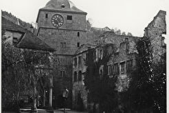 Innenhof des Heidelberger Schlosses (1905)