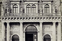 Fővám tér, a Fővámpalota déli kapuja (1874)