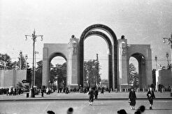 Центральный вход на ВСХВ (1940)