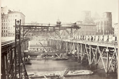 Le pont de Tilsitt. Construction des piles (vue prise de la rive gauche) (1863)