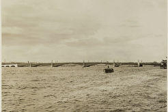 Вид на Троицкий мост через Неву (1903)
