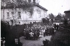 Работники фабрики «Красный вышивальщик» (1920)