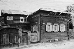 Дом по улице Лапина, 23 (дом Шубиных) (1960)
