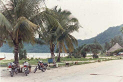 Patong Beach, Thawewong road (1979)