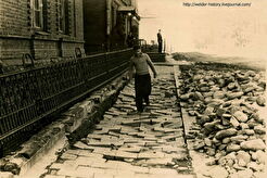 Снятая брусчатка (1930)