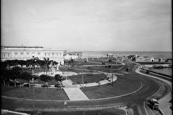 Malecon and harbor entrance.  (1900)