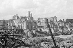 Разбураныя будынкі на вуліцы Энгельса (1944)