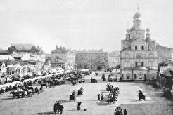 Охотный Ряд летним вечером (1900)