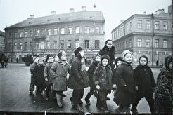 Блокада. Детский сад на прогулке (1941)