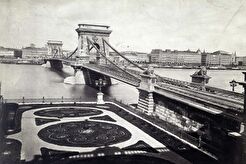 Széchenyi Lánchíd a budai hídfőtől nézve (1873)