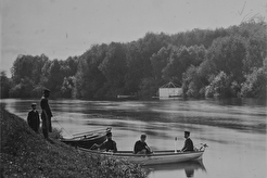 Усадьба Плещеево Н. Ф. фон Мекк. Катание на лодке (1882)