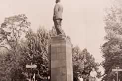 Памятник И. В. Сталину (1960)