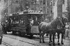 Tramwaj konny na Długim Targu (1883)
