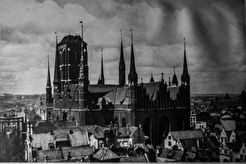Bild vom Englishen Haus auf die Marienkirche (1939)