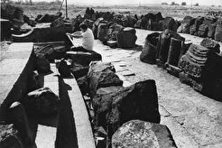 Զվարթնոց տաճարի քարերը - Руины храма (1960)