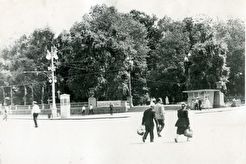 Вход в Александровский сквер (1960)