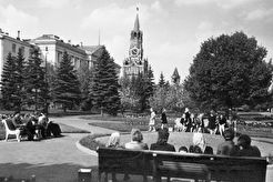 В Кремлёвском саду (1950)