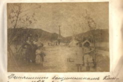 Памятник защитникам Камчатки 1854 г. в Петропавловске (1882)