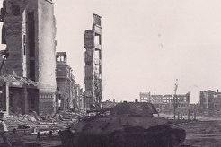 Танк Т-34 6-й танковой бригады, подбитый на улице Гоголя (1942)