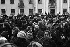 Перед штабом тыла Северного флота (1960)
