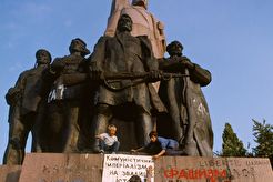 Статуя Ленина перед падением коммунизма (1991)