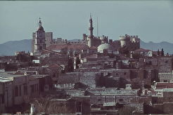 Cityscape με παλάτι του Μεγάλου Μαγίστρου των Ιπποτών και Σουλεϊμάν Τζαμί (1936)