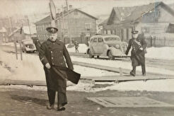 И.Д.Папанин идет по ул. Софьи Перовской (1941)