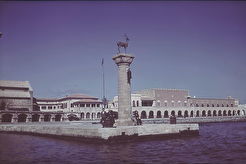 Cervi in entrata del porto di Mandraki (1936)