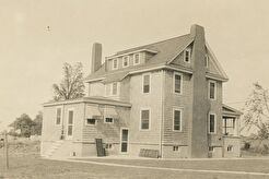 Home of Charles Quint, Crestmont Terrace (1900)