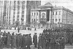 У Дома Союзов 8 марта 1953 г (1953)