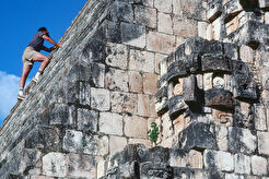 El Templo del Mago, Uxmal (1983)