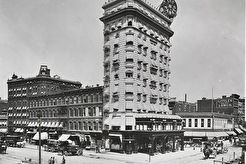 Pabst Hotel, 42nd Street, Broadway and 7th Avenue (1900)
