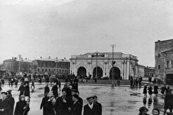 После демонстрации 7 ноября (1953)