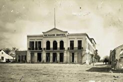 Blum Street / Alamo Street. Menger Hotel under construction (1859)