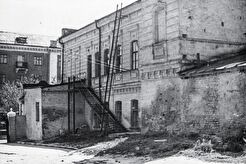 Задний двор клуба Железнодорожников (1960)