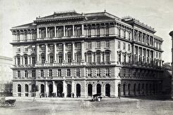 Kálvin tér, a Pesti Hazai Első Takarékpénztár bérháza (1874)