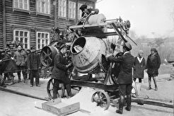 Прибытие первой бетономешалки (1930)
