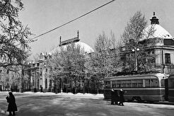 Остановка трамвая "Музкомедия" (1960)