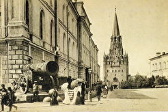 Троицкие ворота в Кремле (1900)