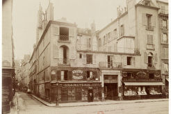 Coin quai des G.ds Augustins 25 et Rue Git le Coeur (1900)