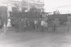 Мелекесс. Погрузка фондов ГПБ для отправки в Ленинград (1945)