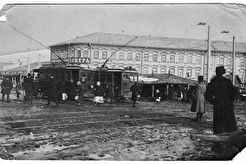 Трамвай на Рыбнорядской площади (1905)