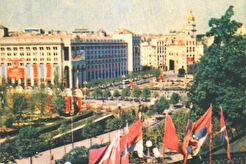 Площа Калініна у першотравневому вбранні (1960)