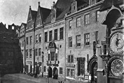 Pohled na jižní průčelí Staroměstské radnice (1860)