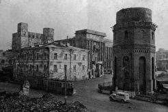 Водонапорная башня возле Центрального сквера (1944)
