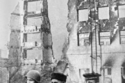 Защитники Сталинграда (1942)