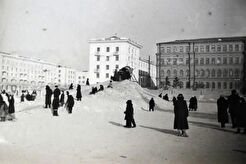 Ледяная горка на площади Ленина (1960)